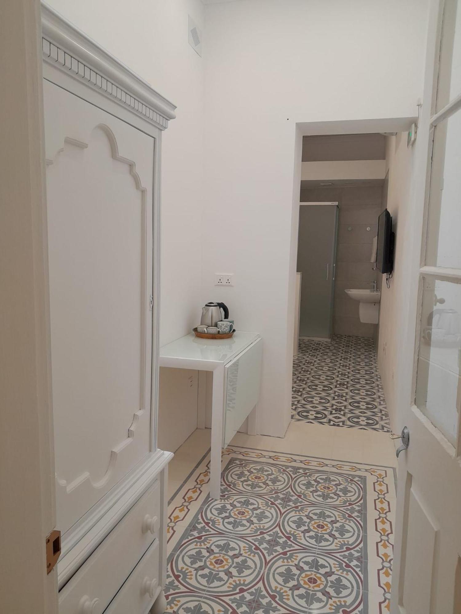 Charming Town House In Cospicua, Valperga Rooms Экстерьер фото