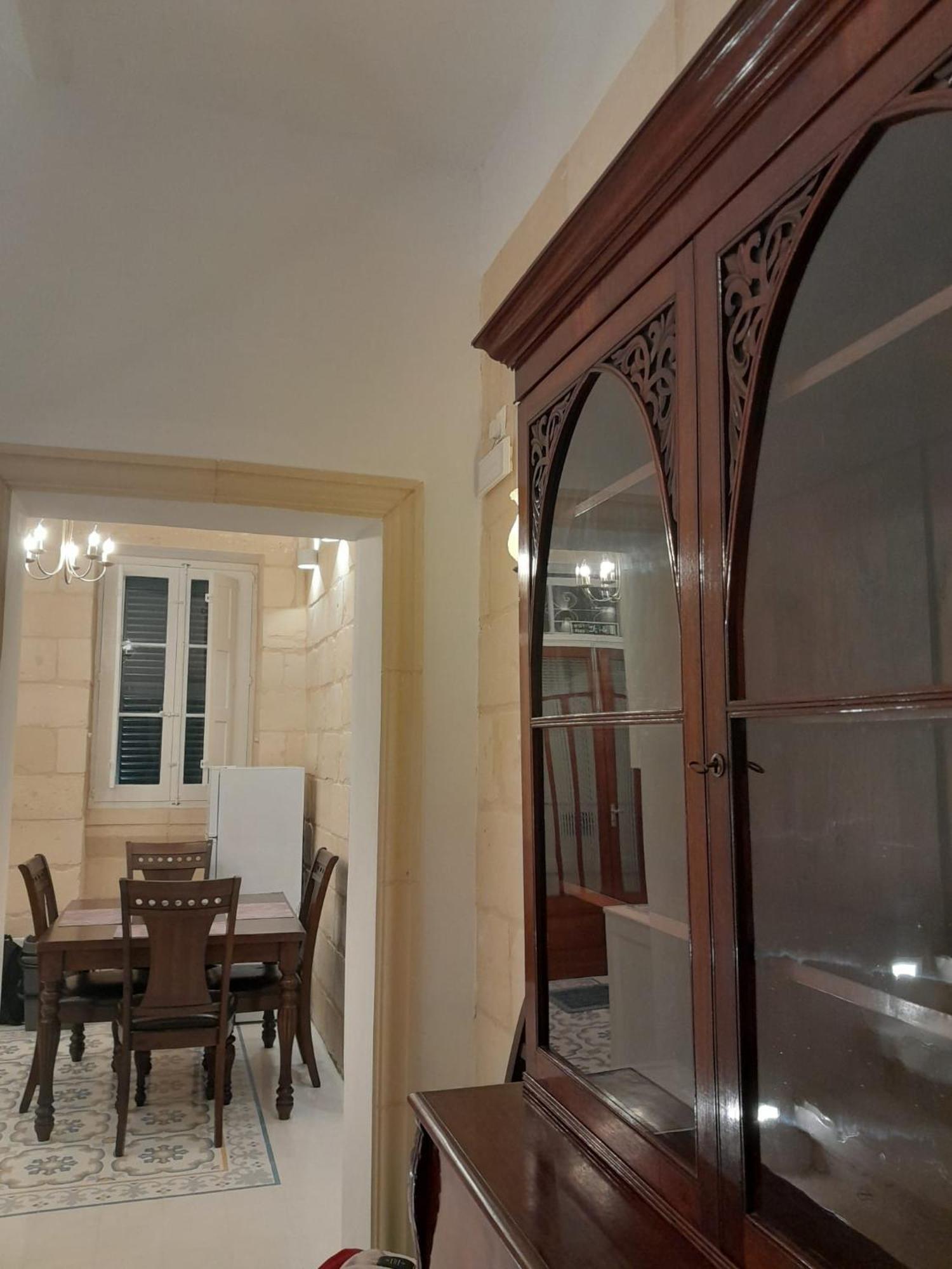 Charming Town House In Cospicua, Valperga Rooms Экстерьер фото